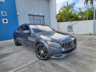 Mercedes Benz Clase C 300 4 Matic 2016