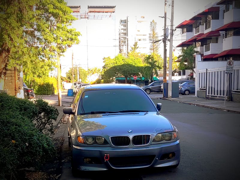 BMW 325i 2004