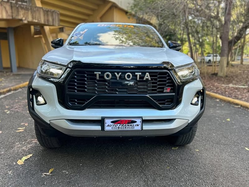 Toyota Hilux GR Sport 2025