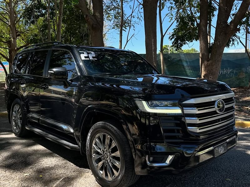 Toyota Land Cruiser 300 VX R 2022