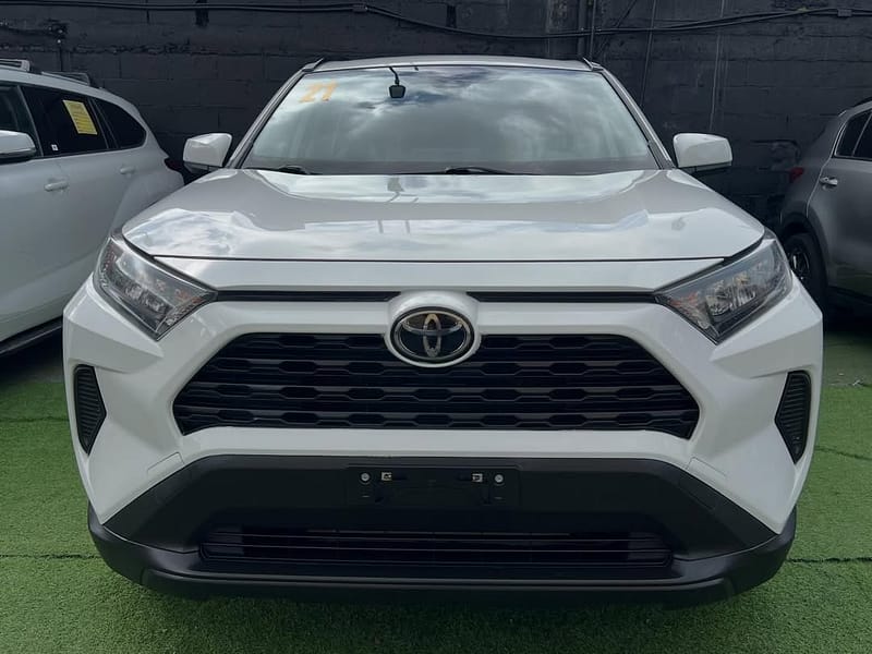 Toyota RAV4 LE 2021
